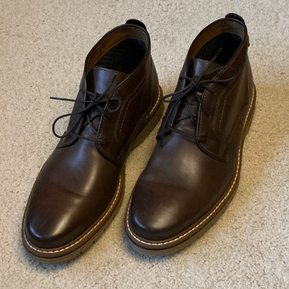 Clark’s Men's Brown Leather Chukka Boots